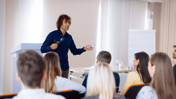 Combining Traditional and Digital Learning Methods